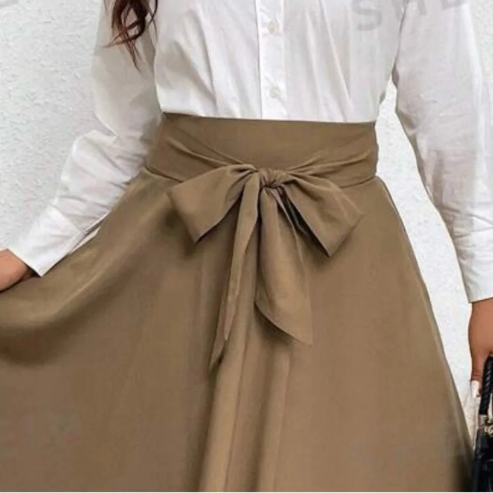 NEW| SHEIN Plus Size Tie Front Skirt - Picture 4 of 5